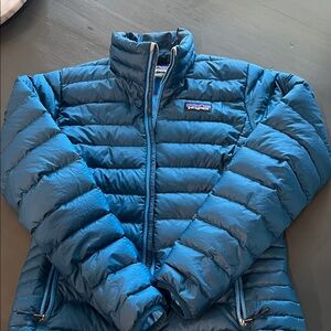 Patagonia W’s Down Sweater Jacket in blue